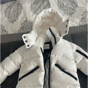 Sam. White winter jacket size 10
